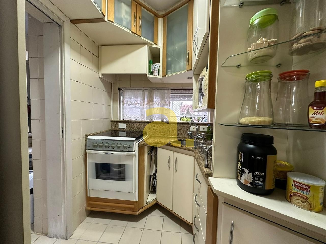 Apartamento à venda com 3 quartos, 77m² - Foto 3