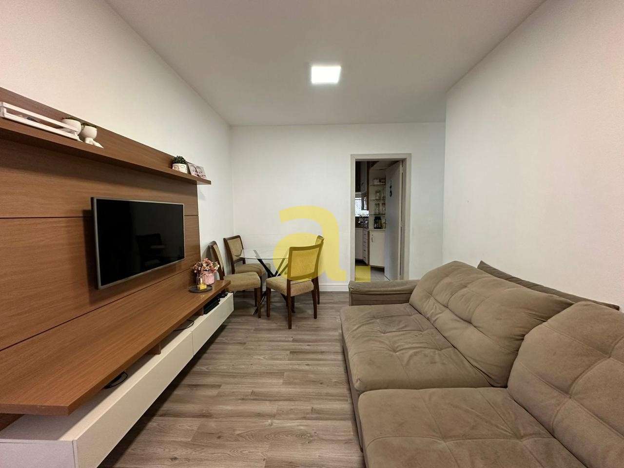 Apartamento à venda com 3 quartos, 77m² - Foto 2