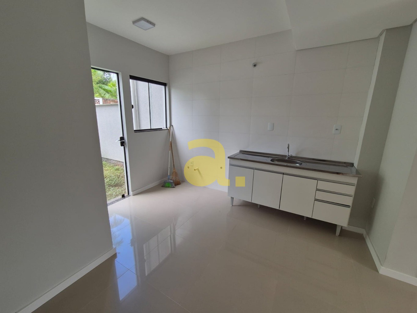 EXCELENTE SOBRADO PARA LOCAÇÃO NO BAIRRO FORTALEZA — foto 6