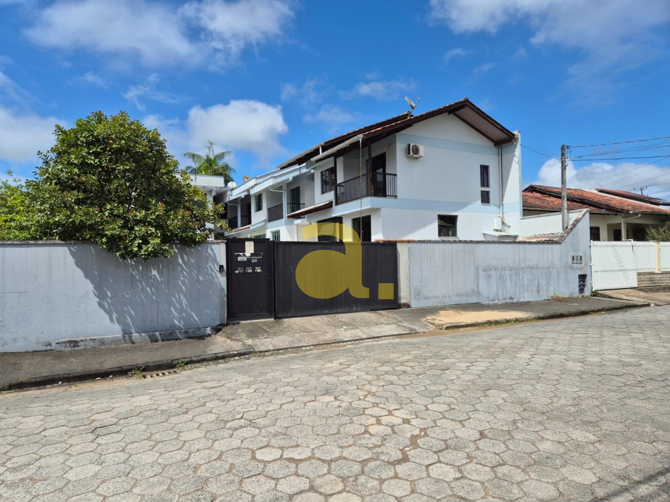 Casa de Condomínio para alugar com 2 quartos, 170m² - Foto 1