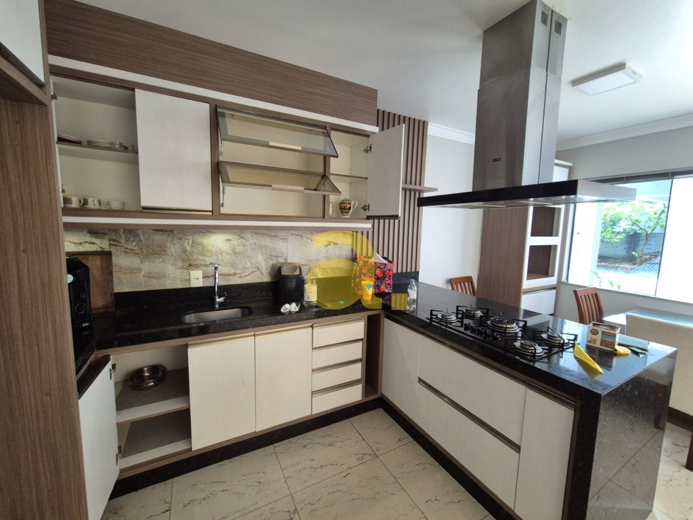 Casa de Condomínio para alugar com 2 quartos, 170m² - Foto 4