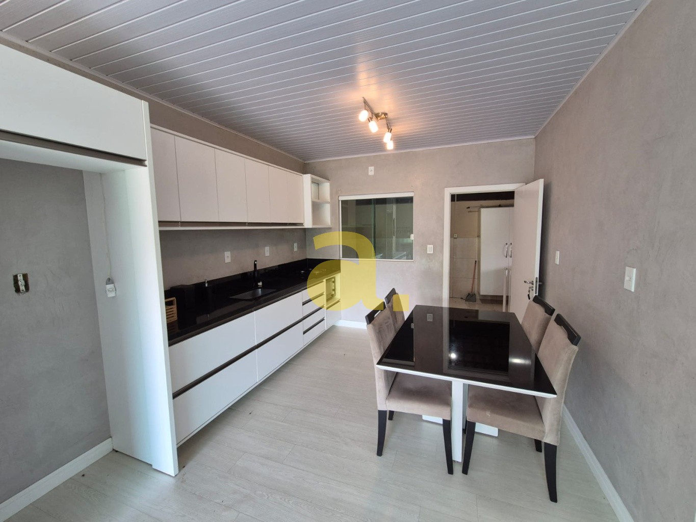 EXCELENTE CASA SEMI-MOBILIDA LOCALIZADA NO BAIRRO BADENFURT — foto 6