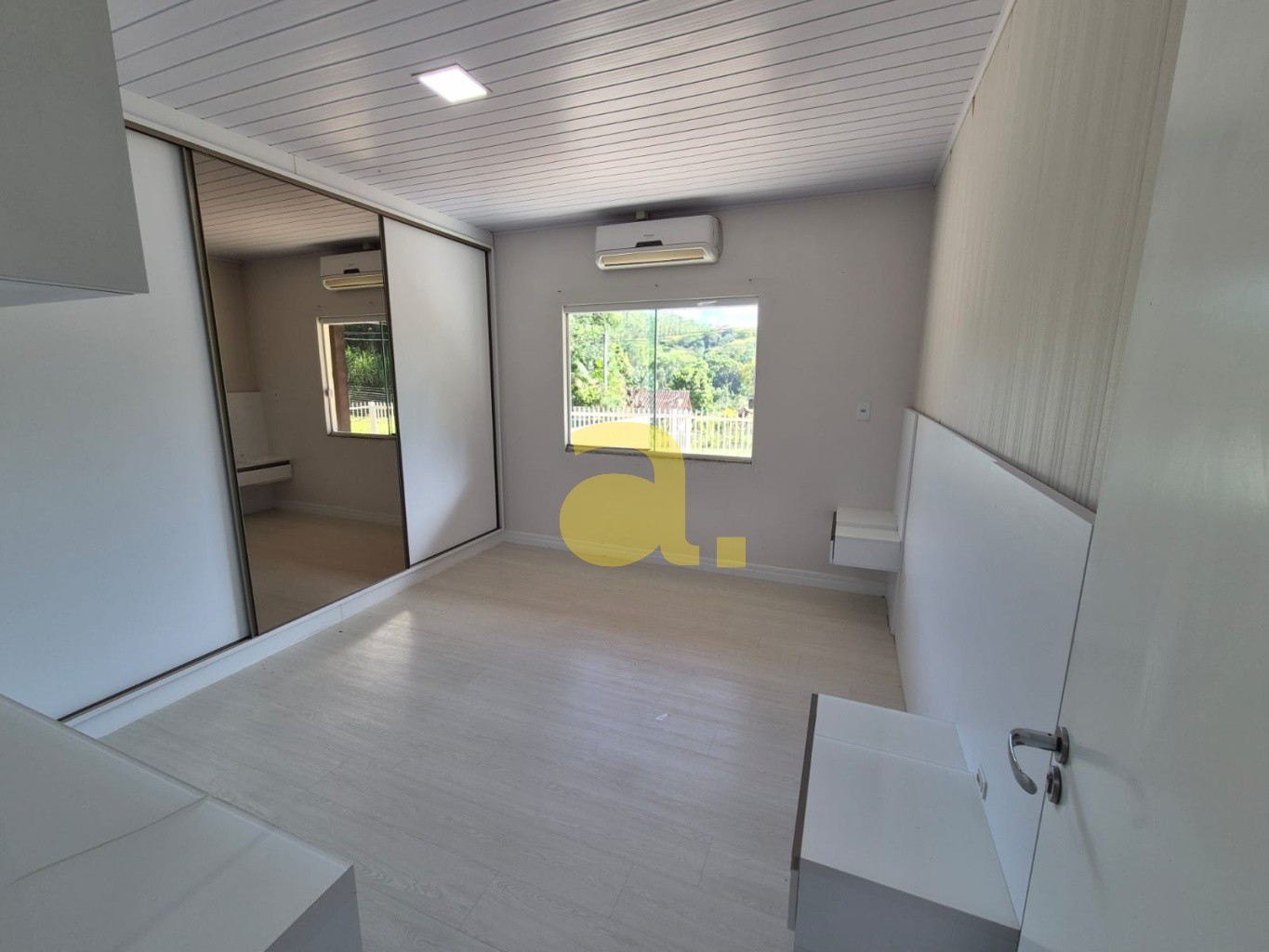EXCELENTE CASA SEMI-MOBILIDA LOCALIZADA NO BAIRRO BADENFURT — foto 7