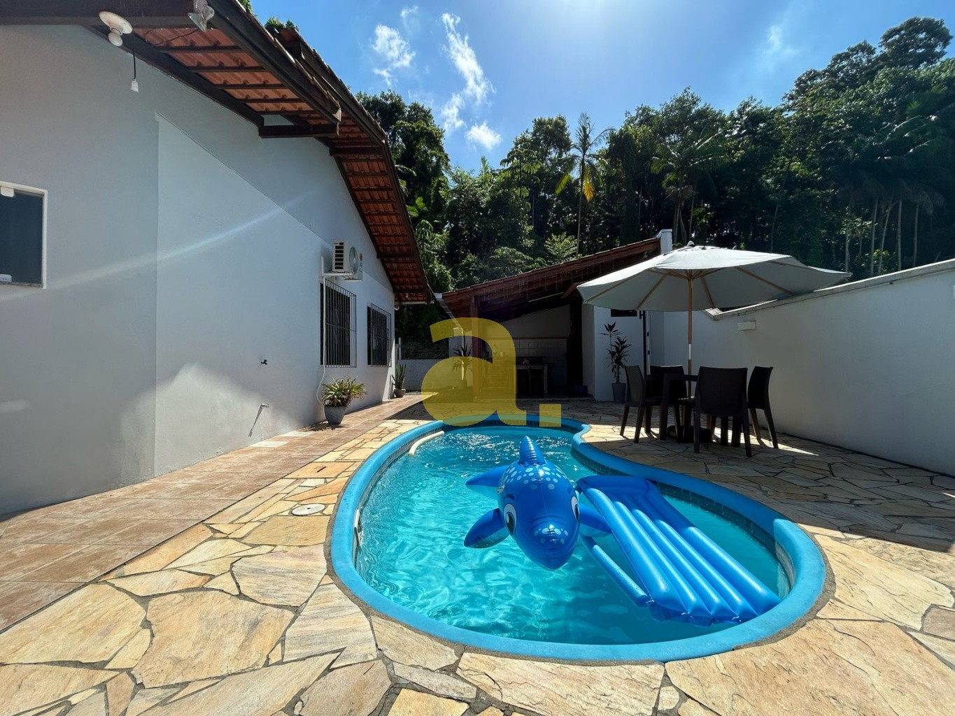 Casa, 4 quartos, 284 m² - Foto 1