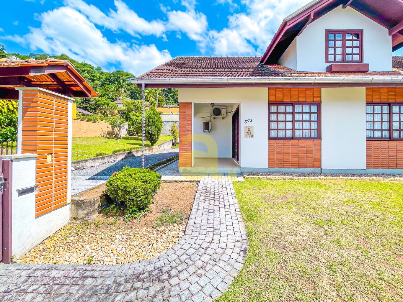 Casa, 4 quartos, 140 m² - Foto 1