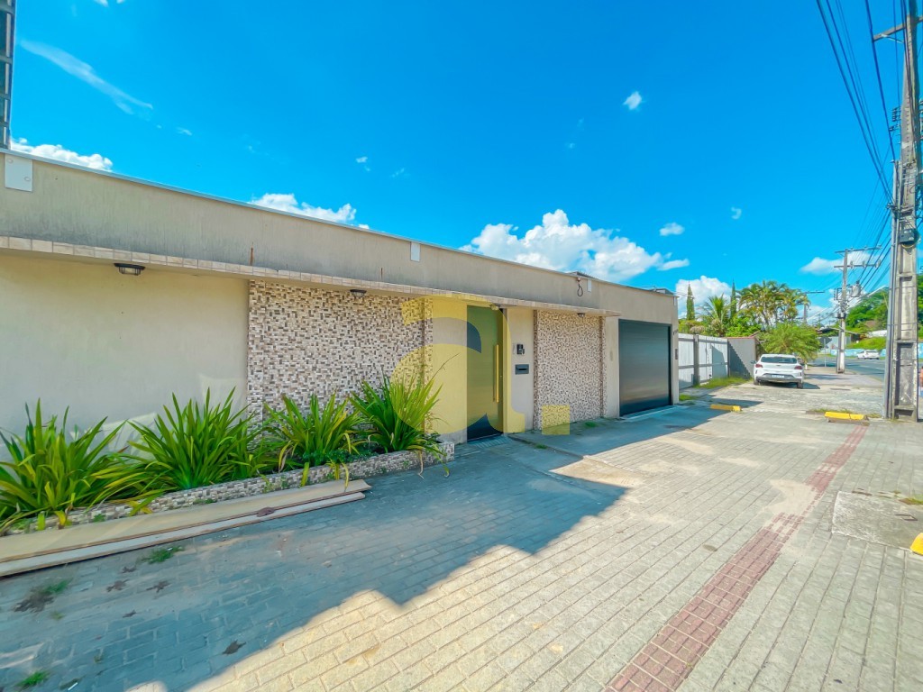 Casa, 3 quartos, 290 m² - Foto 1