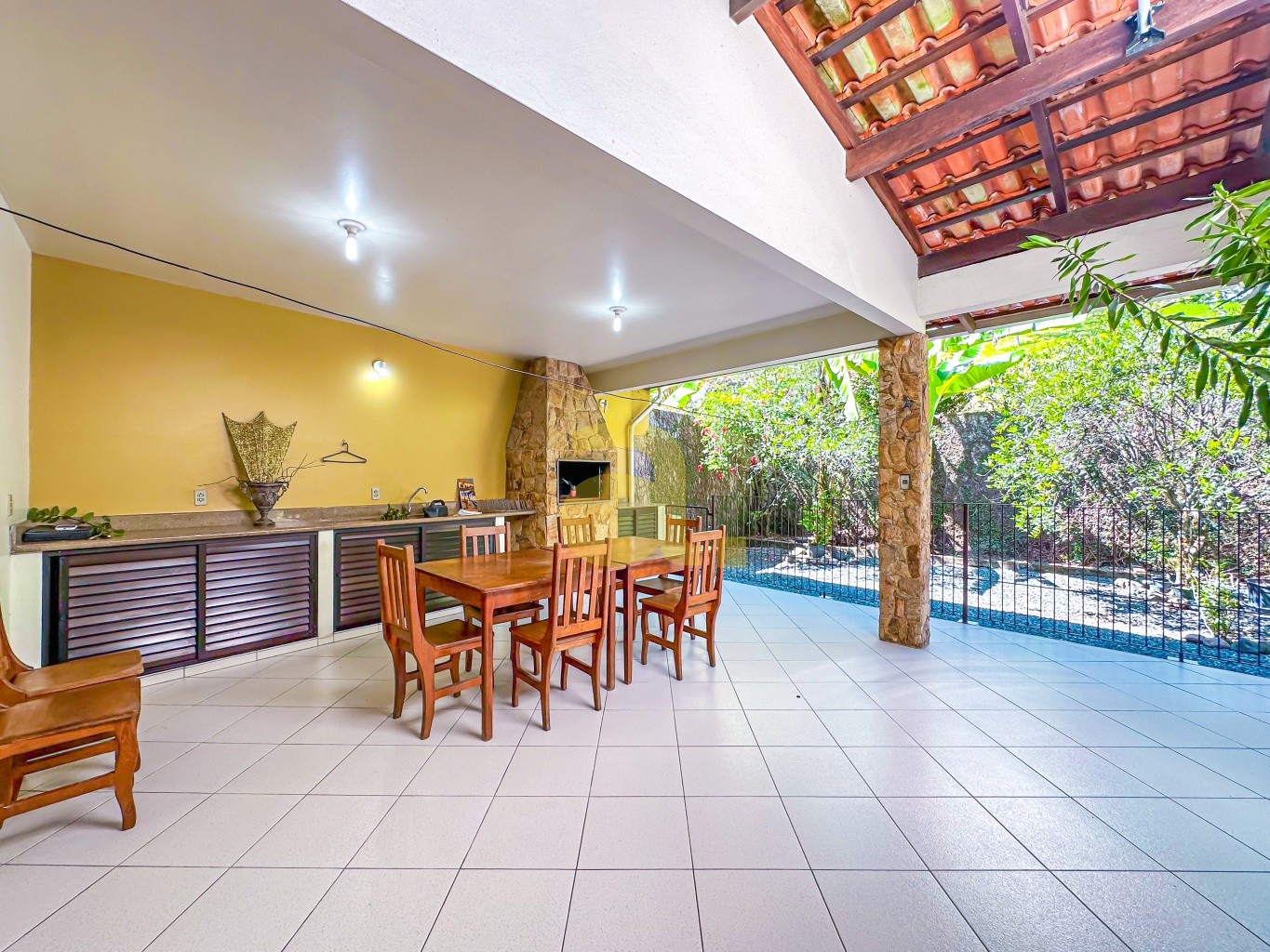 Casa, 4 quartos, 319 m² - Foto 2