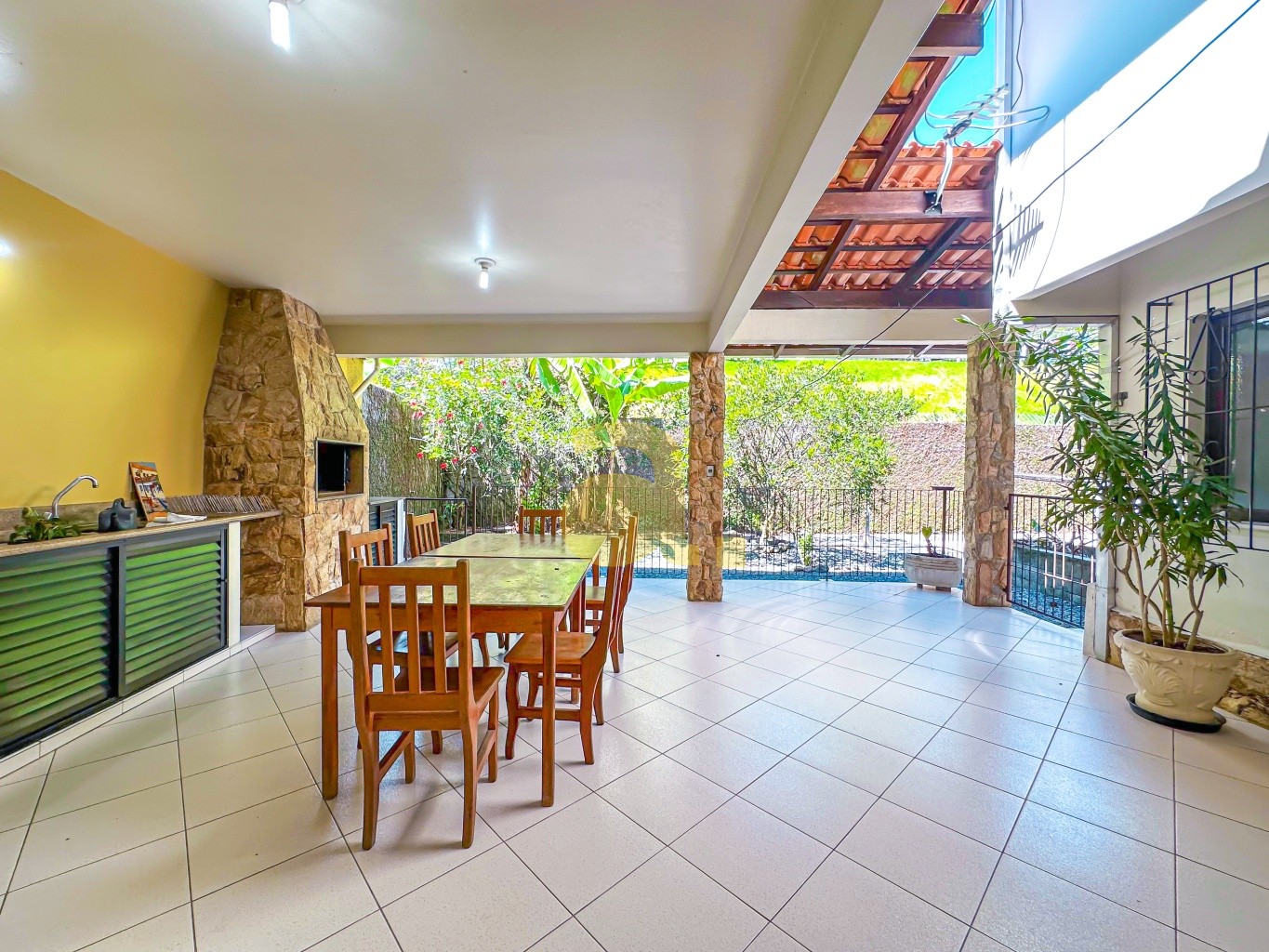 Casa, 4 quartos, 319 m² - Foto 3