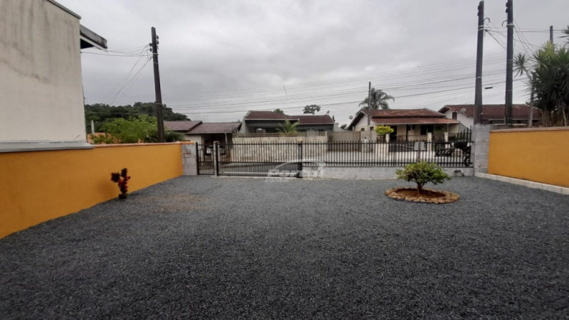 Casa com 2 dormitórios e uma edícula no Bairro itoupavazinha em Blumenau! — foto 2