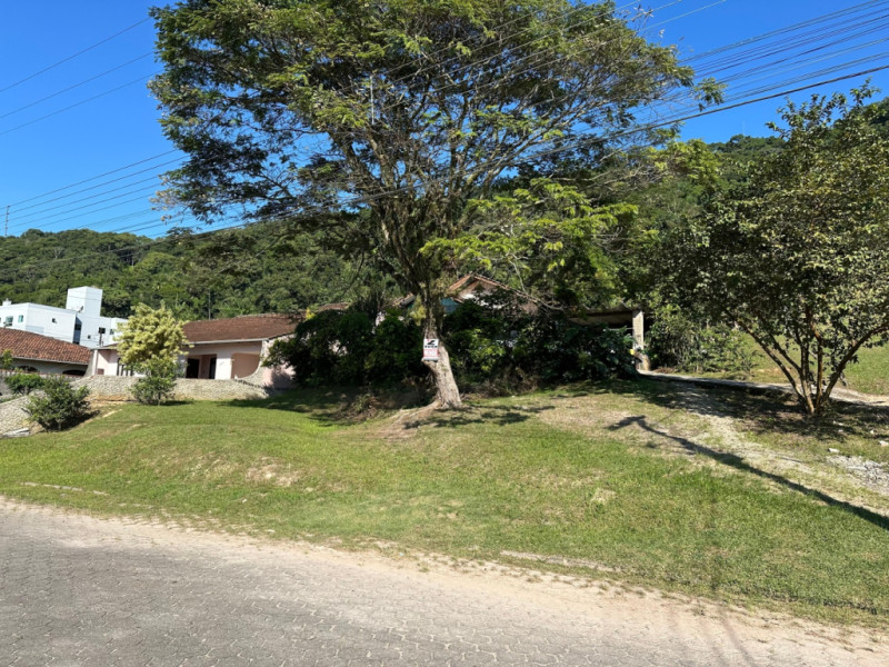 Terreno no Bela Vista Loteamento São Francisco II, com 455m , próximo ao Bela Vista Country Club, em Gaspar! Documentação em dia para financiamento bancário, prontos para escriturar e prontos para construir! - foto 1