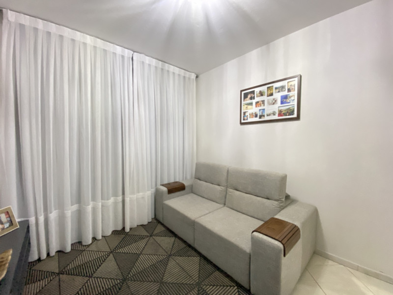 Sobrado Residencial, com 03 dormitórios, sendo uma suíte e vaga para 2 carros, no bairro Itoupavazinha em Blumenau! — foto 4