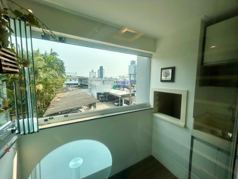 Apartamento Finamente Decorado e Mobiliado à Venda com 2 Dormitórios sendo 1 Suíte no bairro Itoupava Seca em Blumenau! — foto 7