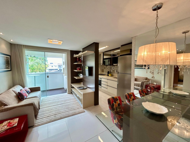 Apartamento Finamente Decorado e Mobiliado à Venda com 2 Dormitórios sendo 1 Suíte no bairro Itoupava Seca em Blumenau! - foto 1