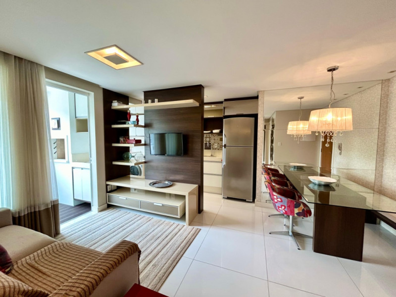 Apartamento Finamente Decorado e Mobiliado à Venda com 2 Dormitórios sendo 1 Suíte no bairro Itoupava Seca em Blumenau! — foto 3