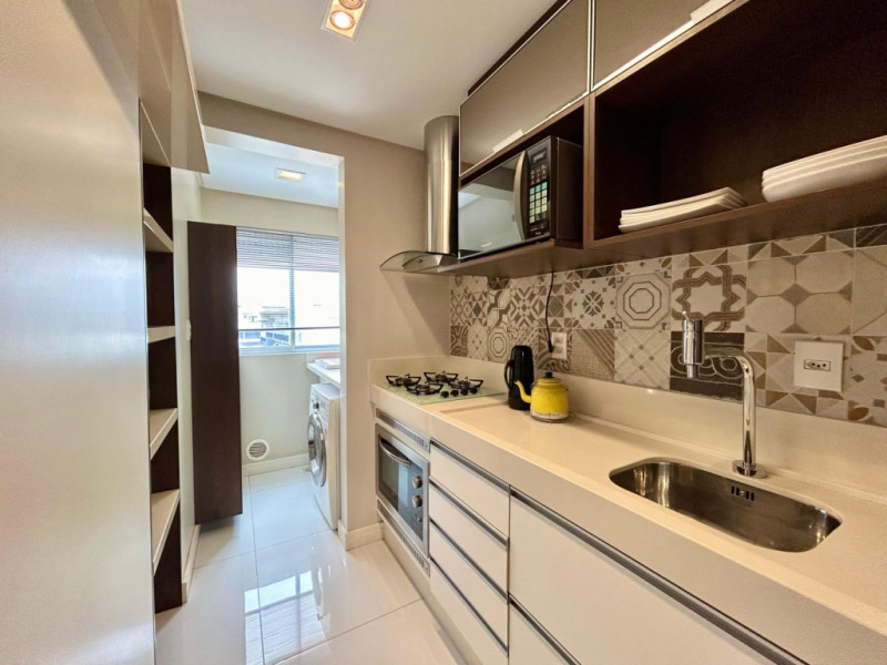 Apartamento Finamente Decorado e Mobiliado à Venda com 2 Dormitórios sendo 1 Suíte no bairro Itoupava Seca em Blumenau! — foto 6