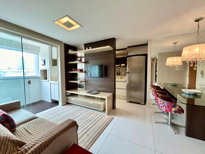 Apartamento Finamente Decorado e Mobiliado à Venda com 2 Dormitórios sendo 1 Suíte no bairro Itoupava Seca em Blumenau! — foto 5