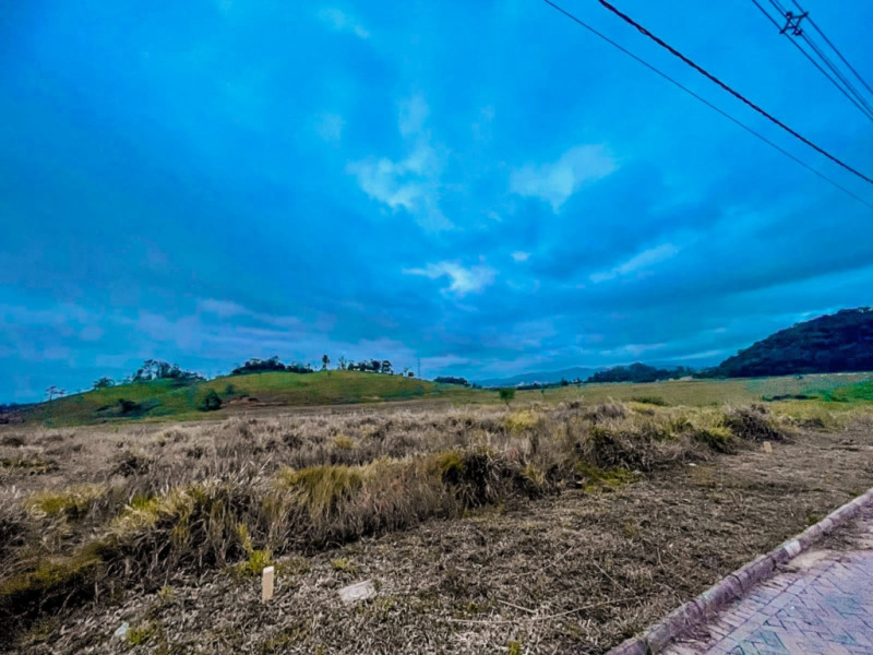 Excelente Terreno à Venda, com 467m de área, no bairro Poço Grande em Gaspar! - foto 1