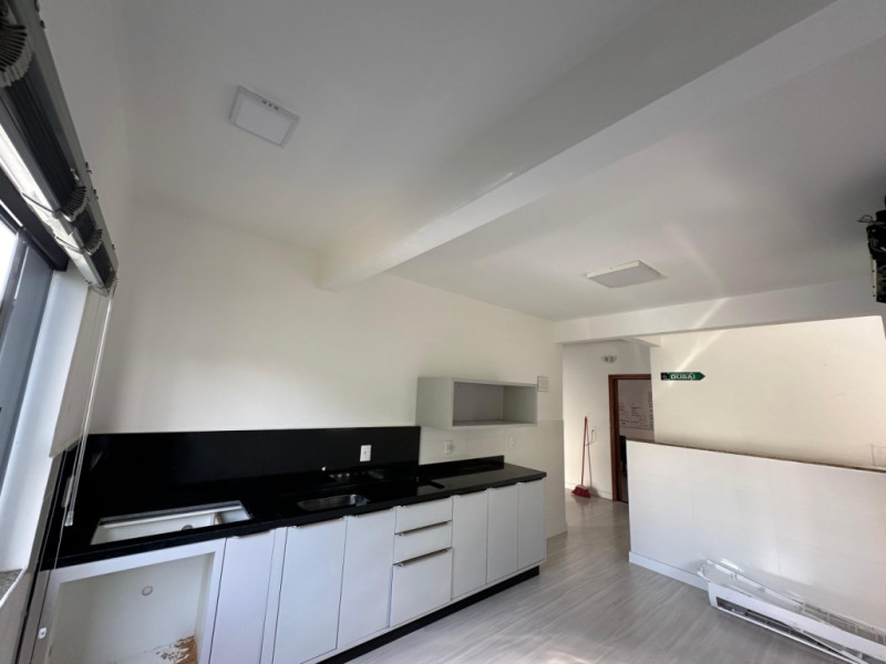 Casa com 4 Quartos no bairro Sete de Setembro em Gaspar — foto 4