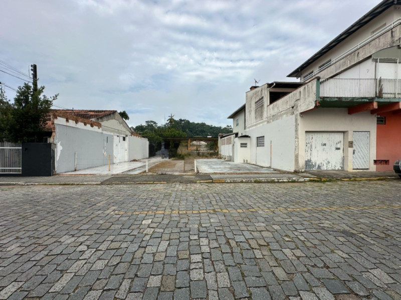 Terreno comercial no Centro de Gaspar - foto 1