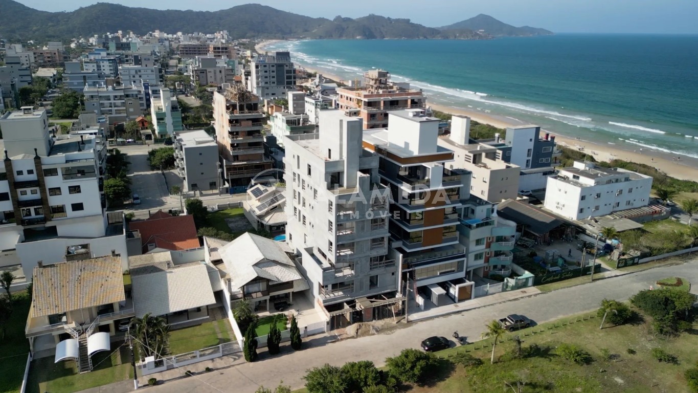 Apartamento com 3 suítes, lavabo e duas vagas no Acquamare Residence - Praia de Mariscal (Canto Grande Mar de Fora), em Bombinhas, SC - foto 1