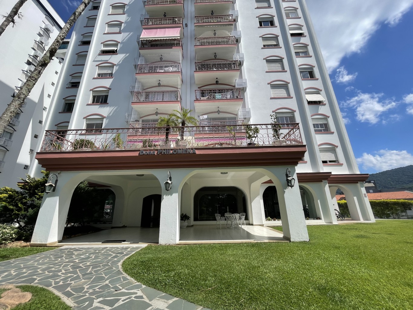 APARTAMENTO MOBILIADO Á VENDA NO BAIRRO GARCIA COM 109m2 DE ÁREA PRIVATIVA, — foto 2