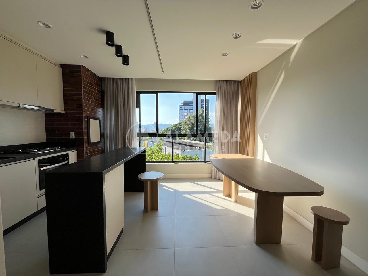 Apartamento NOVO Semi Mobiliado próximo a FURB com duas suítes. — foto 2