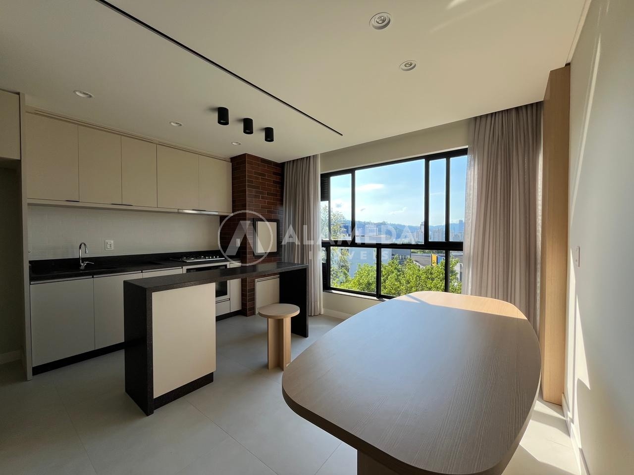 Apartamento NOVO Semi Mobiliado próximo a FURB com duas suítes. — foto 3