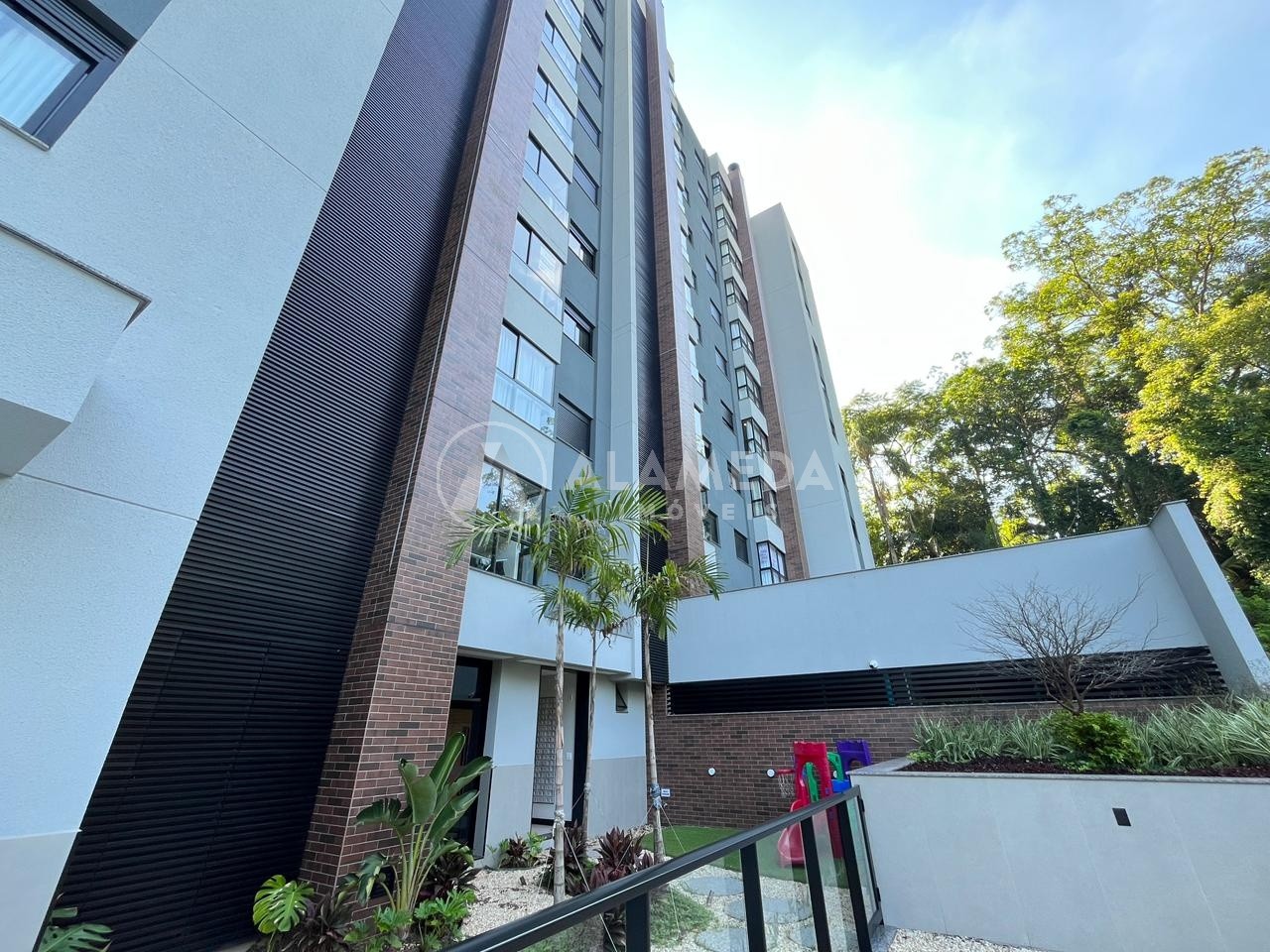 Apartamento NOVO Semi Mobiliado próximo a FURB com duas suítes. - foto 1