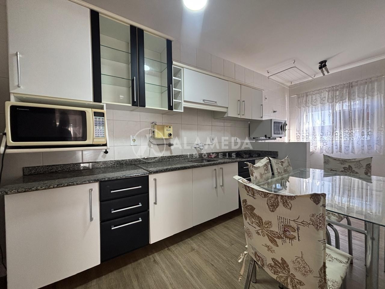 Apartamento muito bem localizado no Bairro Itoupava Seca, em Blumenau. — foto 6