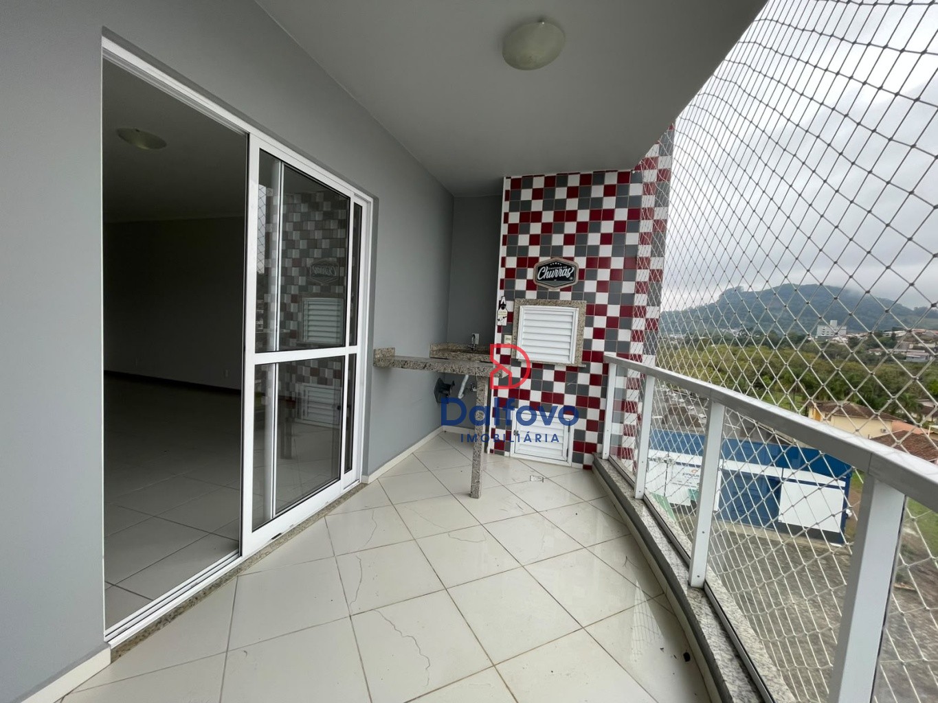 sacada com churrasqueira