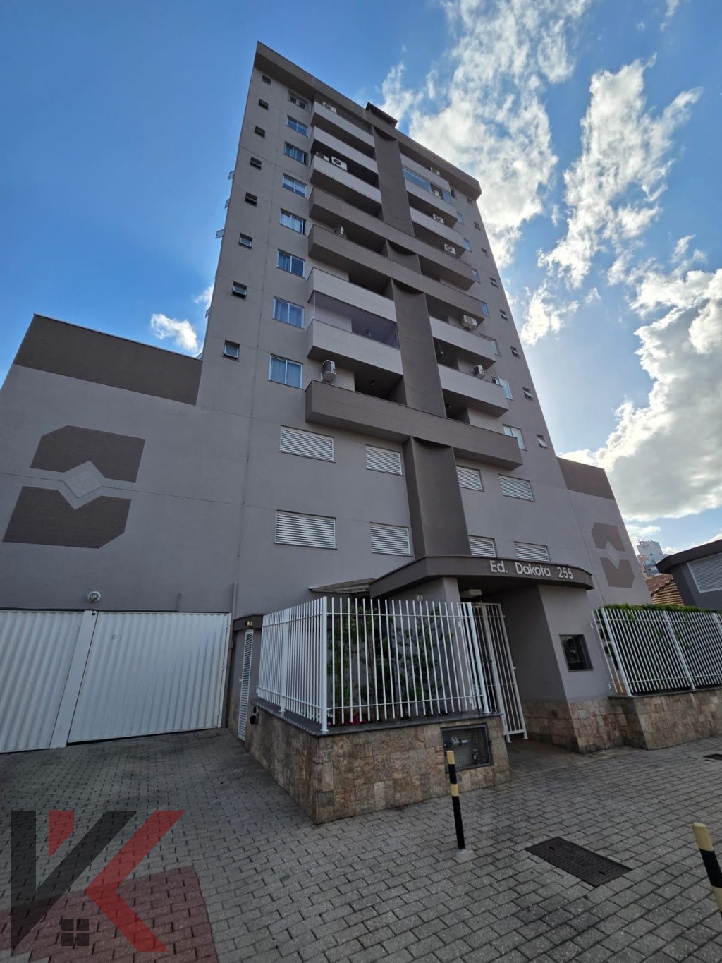 Amplo apartamento de 1 dormitório à venda no bairro Vila Nova - Blumenau - foto 1
