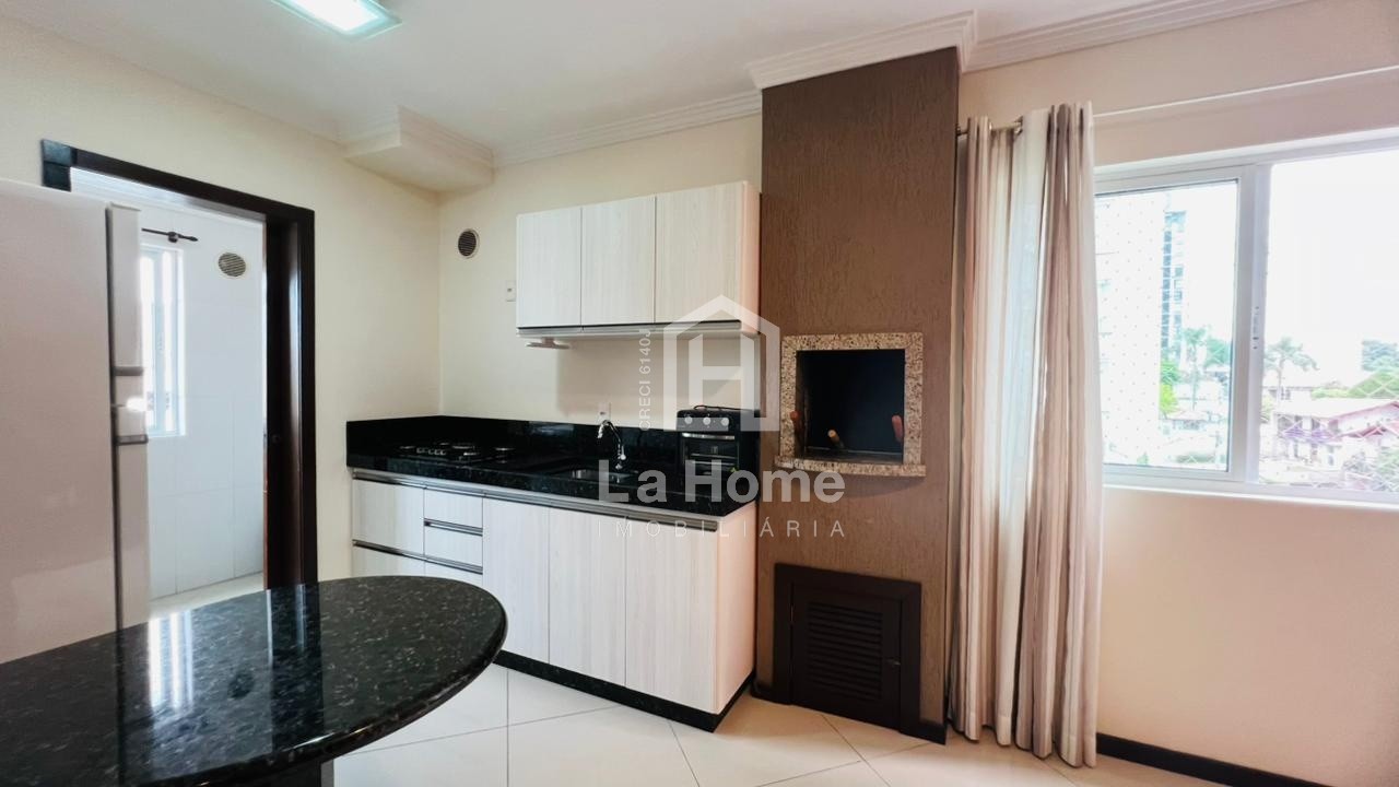 Apartamento semi mobiliado com 01 dormitório e 01 vaga de garagem para locação em Blumenau, Bairro Vila Nova - foto 1