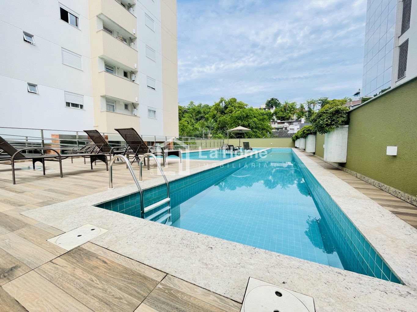 Apartamento com 02 suítes e 02 vagas de garagem à venda em Blumenau no Bairro Vila Formosa - foto 1