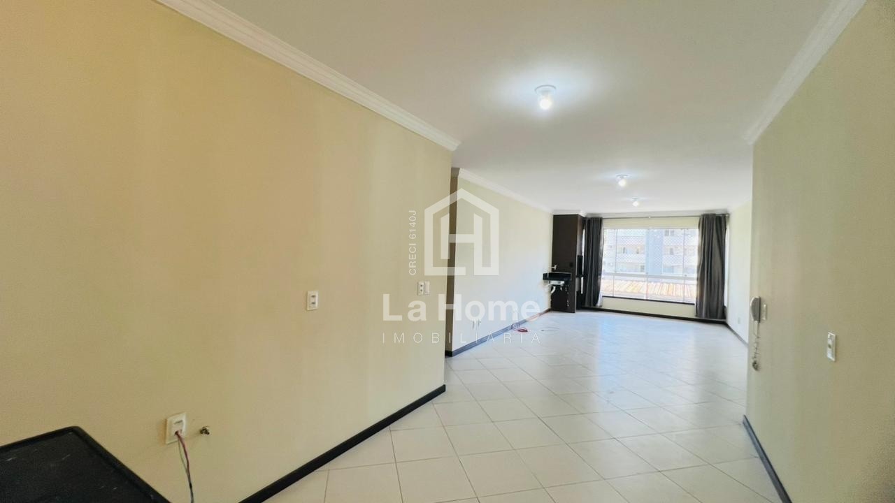 Apartamento amplo de 2 dormitórios (sendo 01 suíte) no bairro Vila Nova - Blumenau. — foto 2