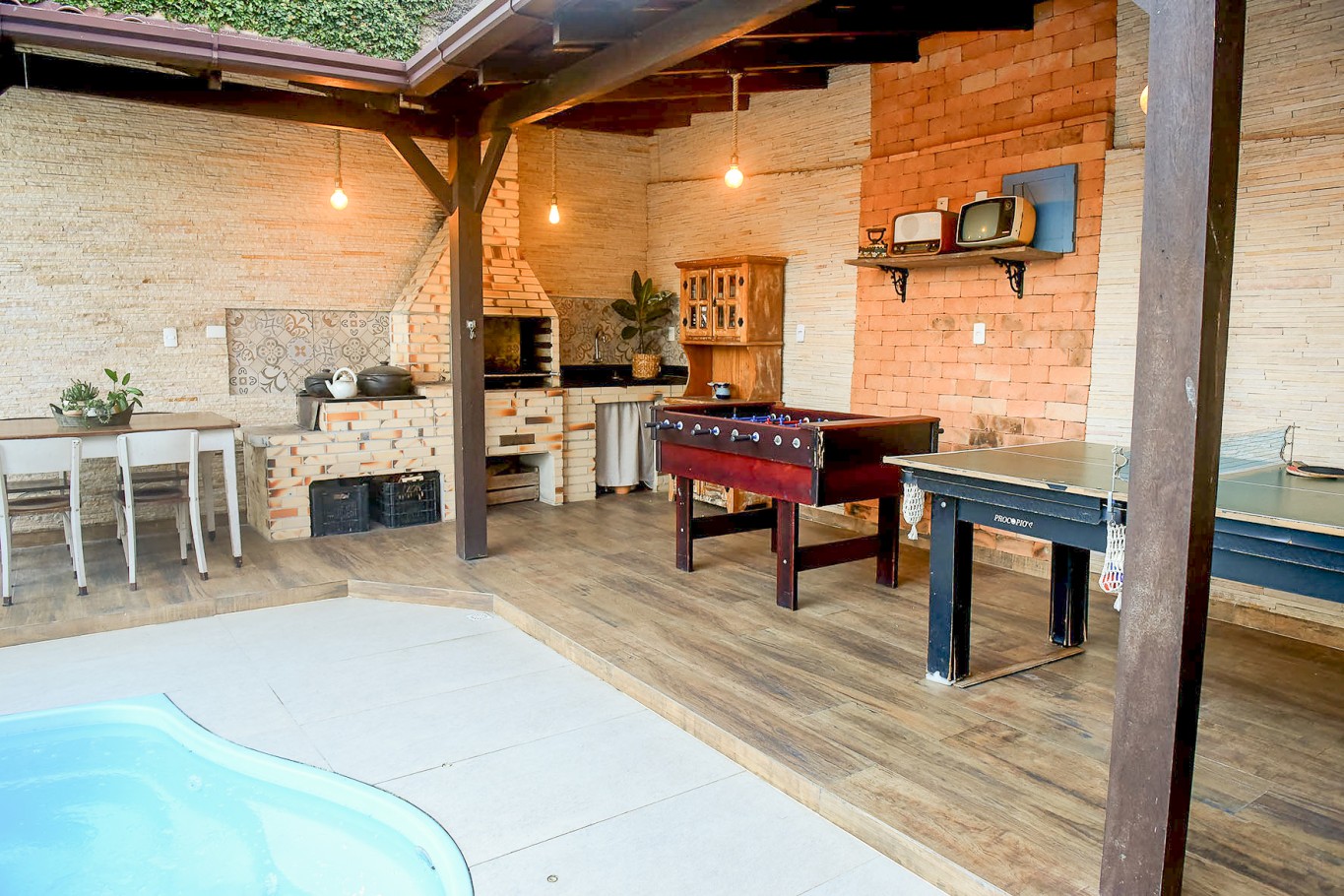 Ampla casa, área de festas com piscina ! — foto 2