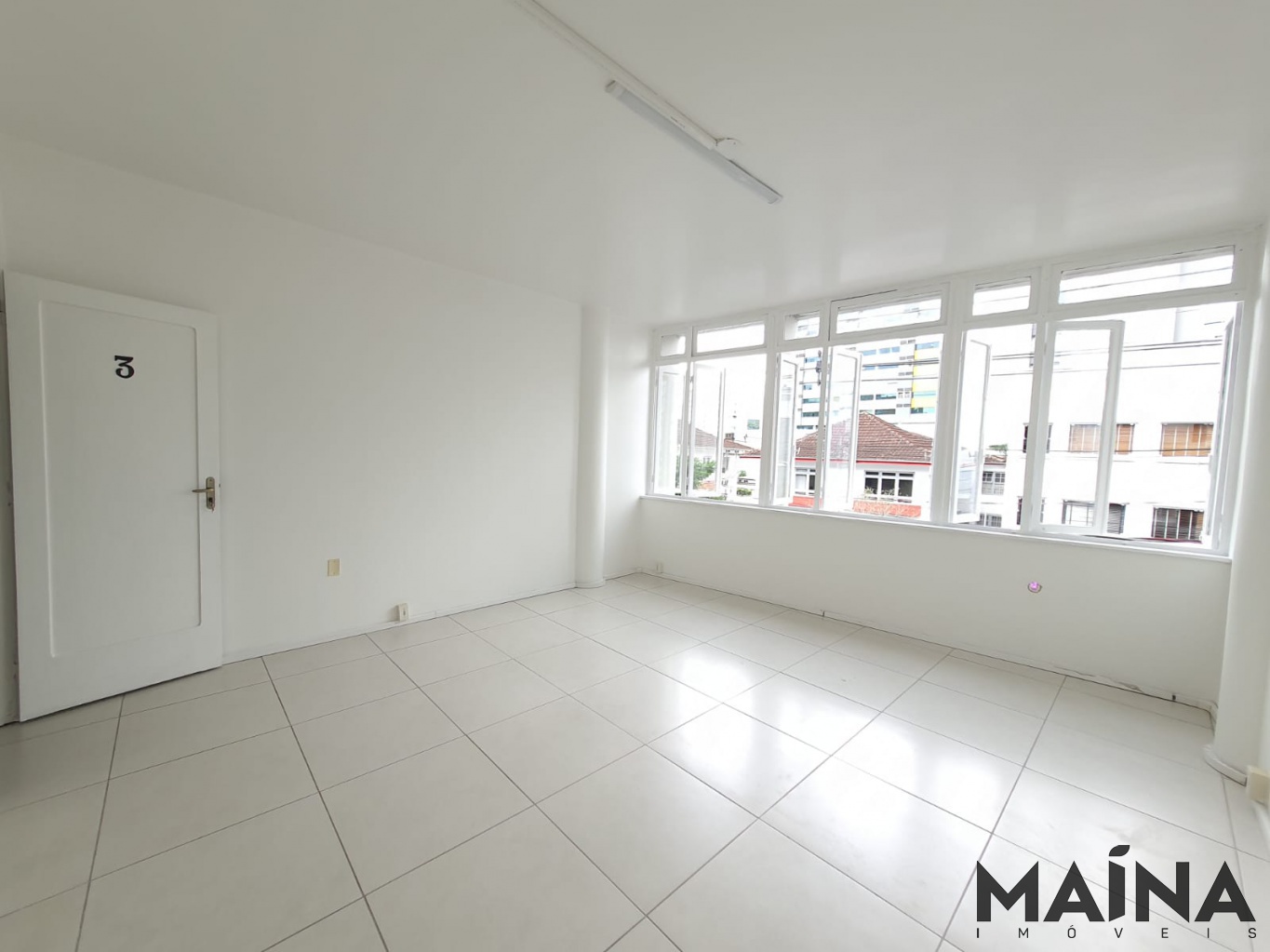 Sala Comercial de 25m² no bairro Centro, em Blumenau | Eu Corretor