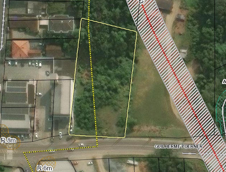 Rua projetada ao lado do terreno