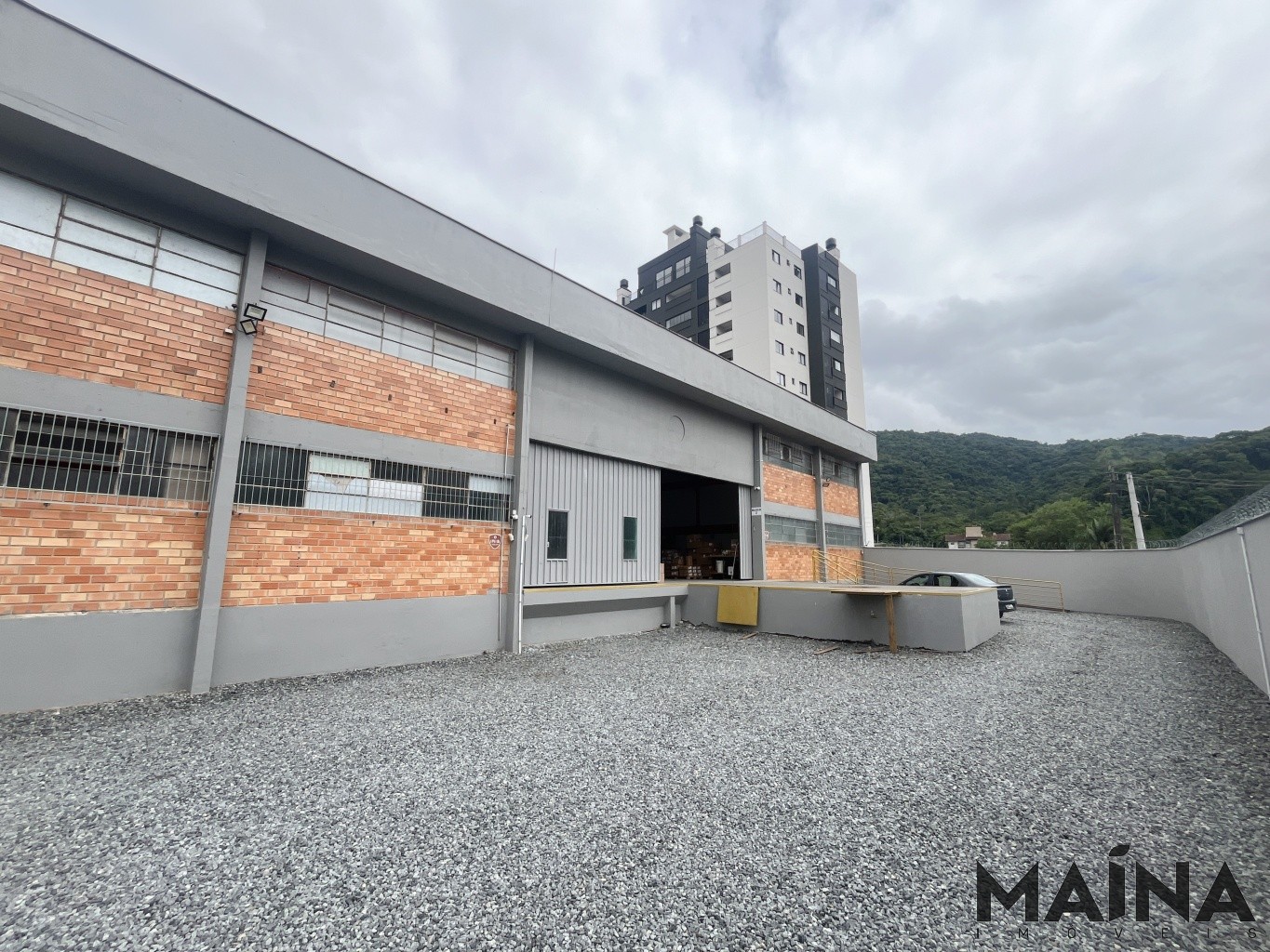 Galpão / Depósito / Armazém de 2165m² no bairro Garcia, em Blumenau | Eu Corretor