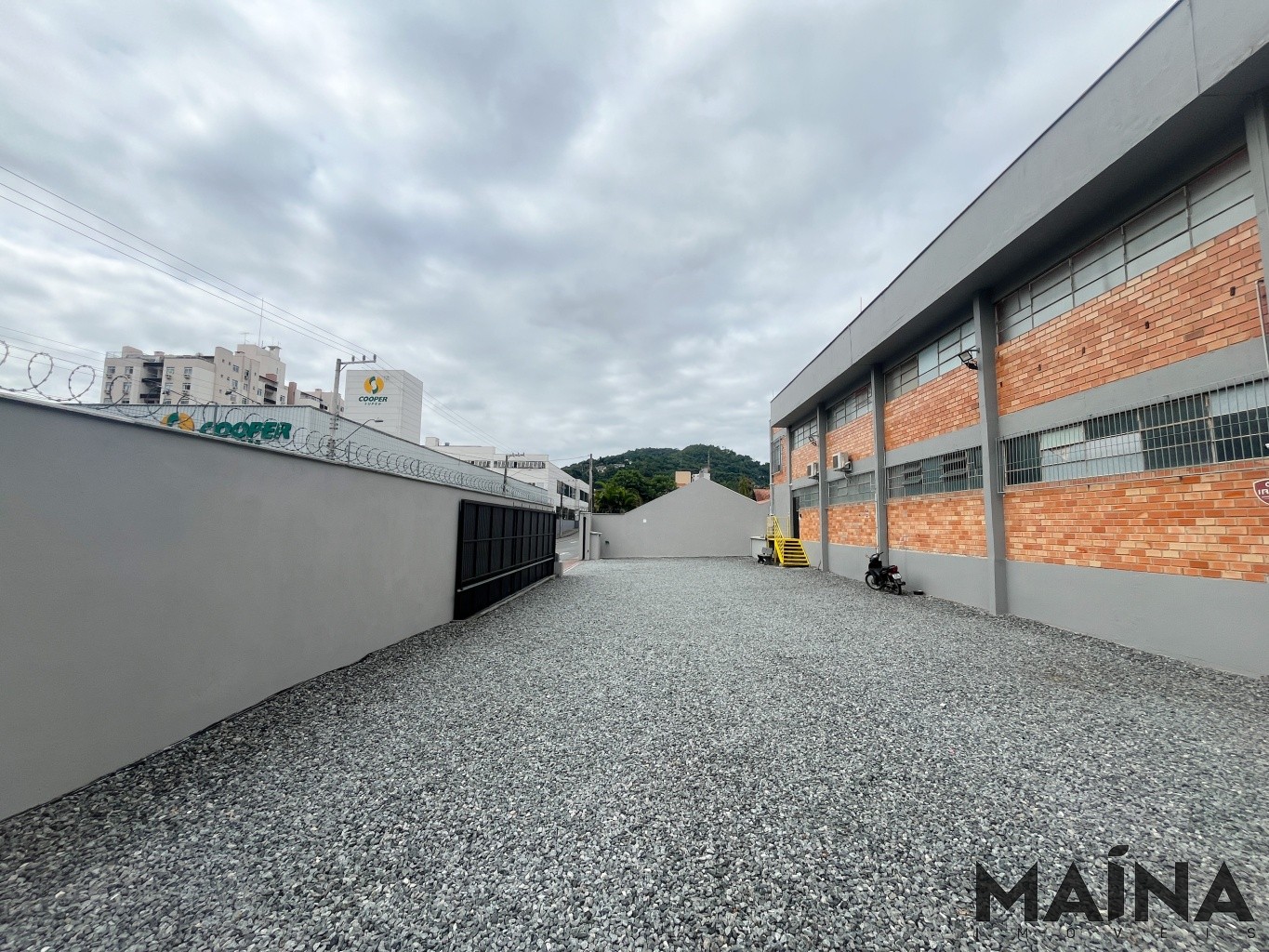 Galpão / Depósito / Armazém de 2165m² no bairro Garcia, em Blumenau | Eu Corretor