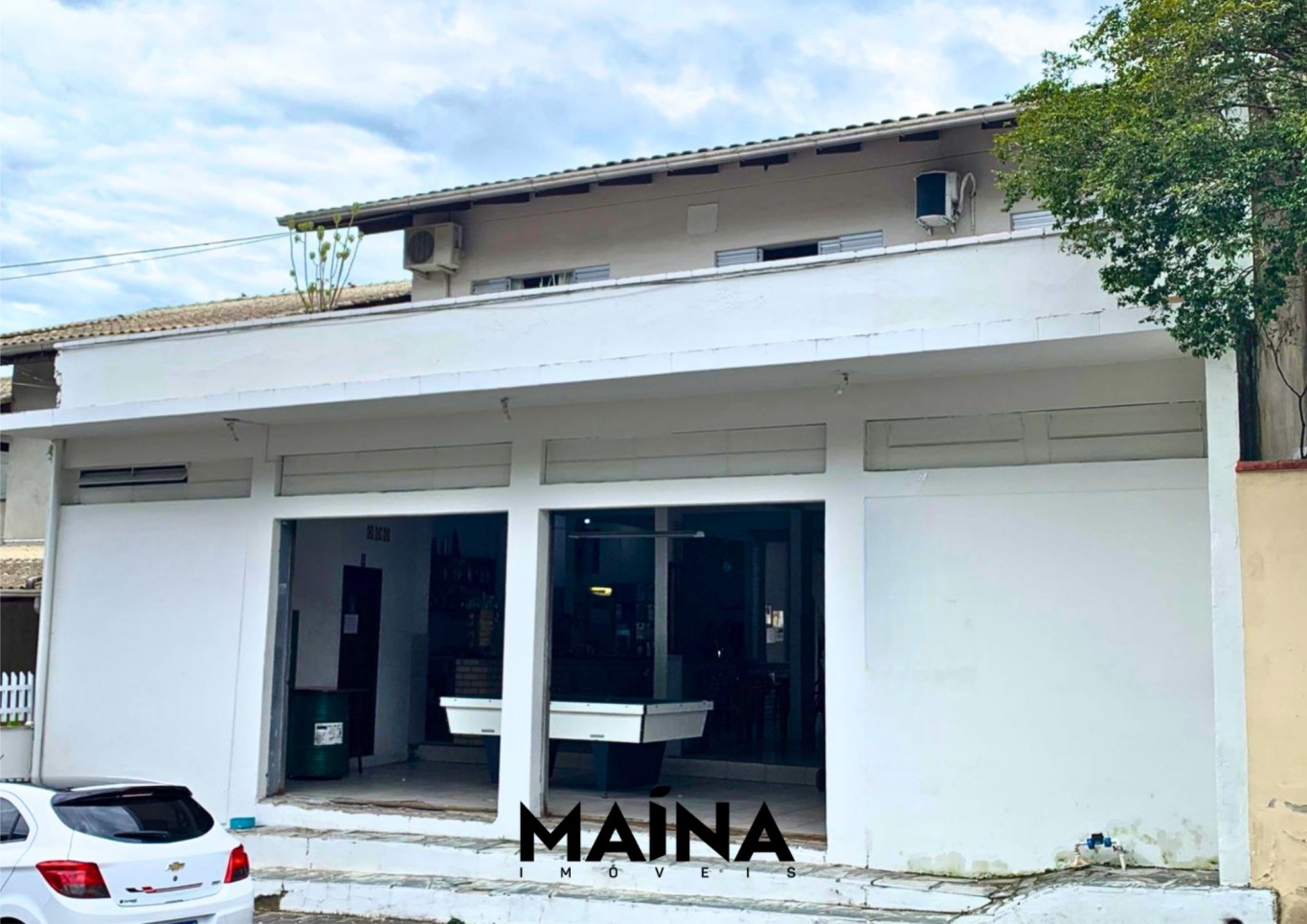 Excelente Oportunidade de Investimento - Imóvel Comercial com Renda Ativa no Bairro Água Verde - foto 1