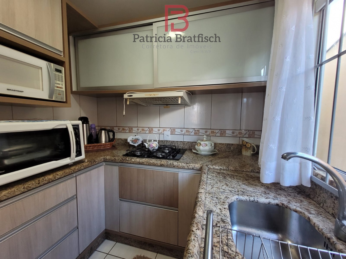 Cozinha mobiliada