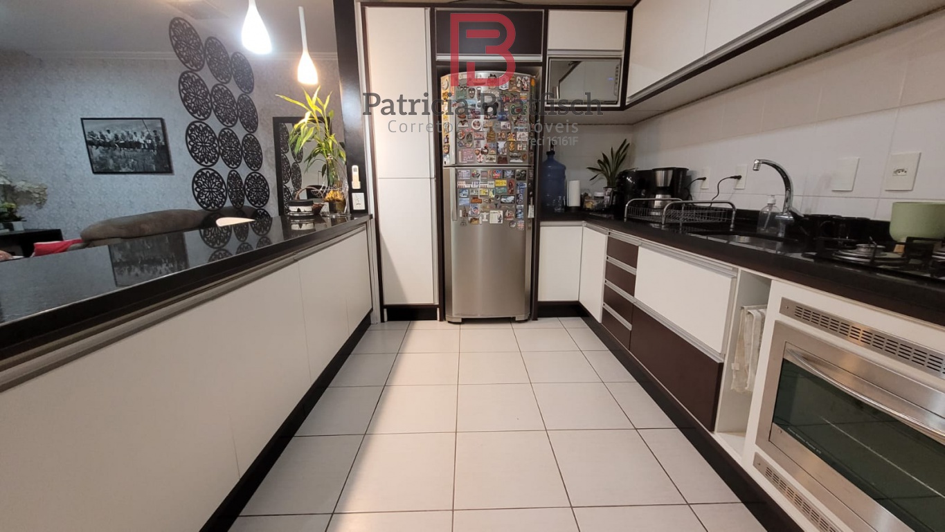 Cozinha mobiliada