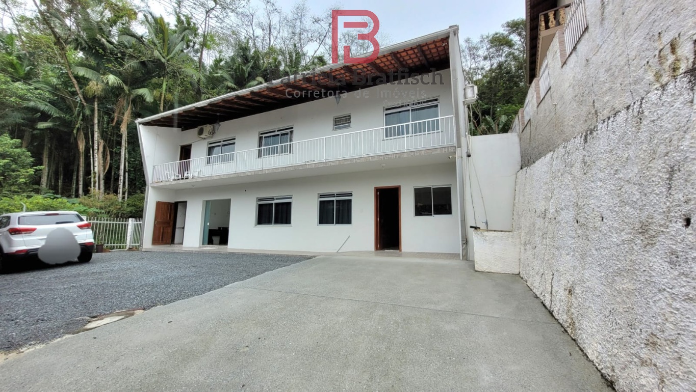 Pátio frontal