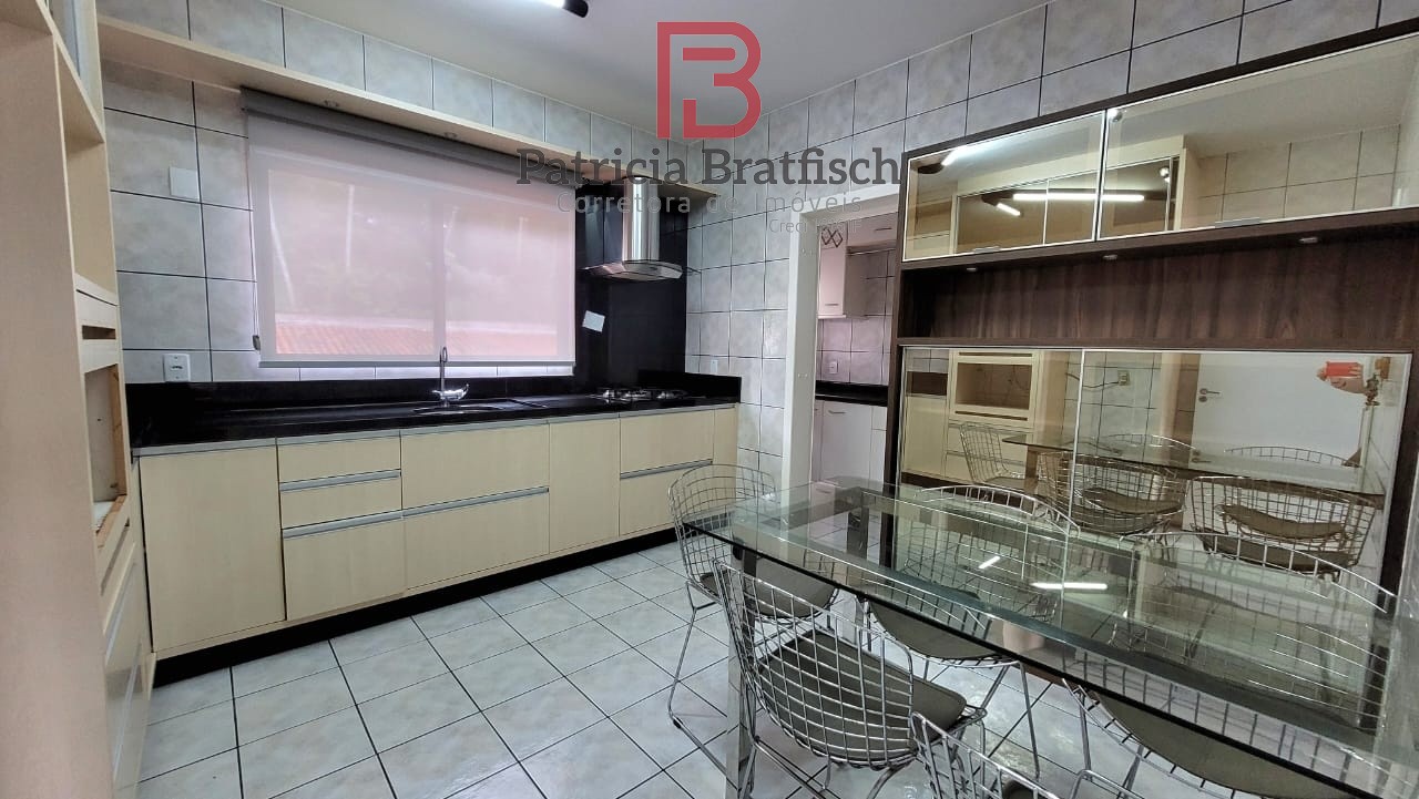 Cozinha mobiliada