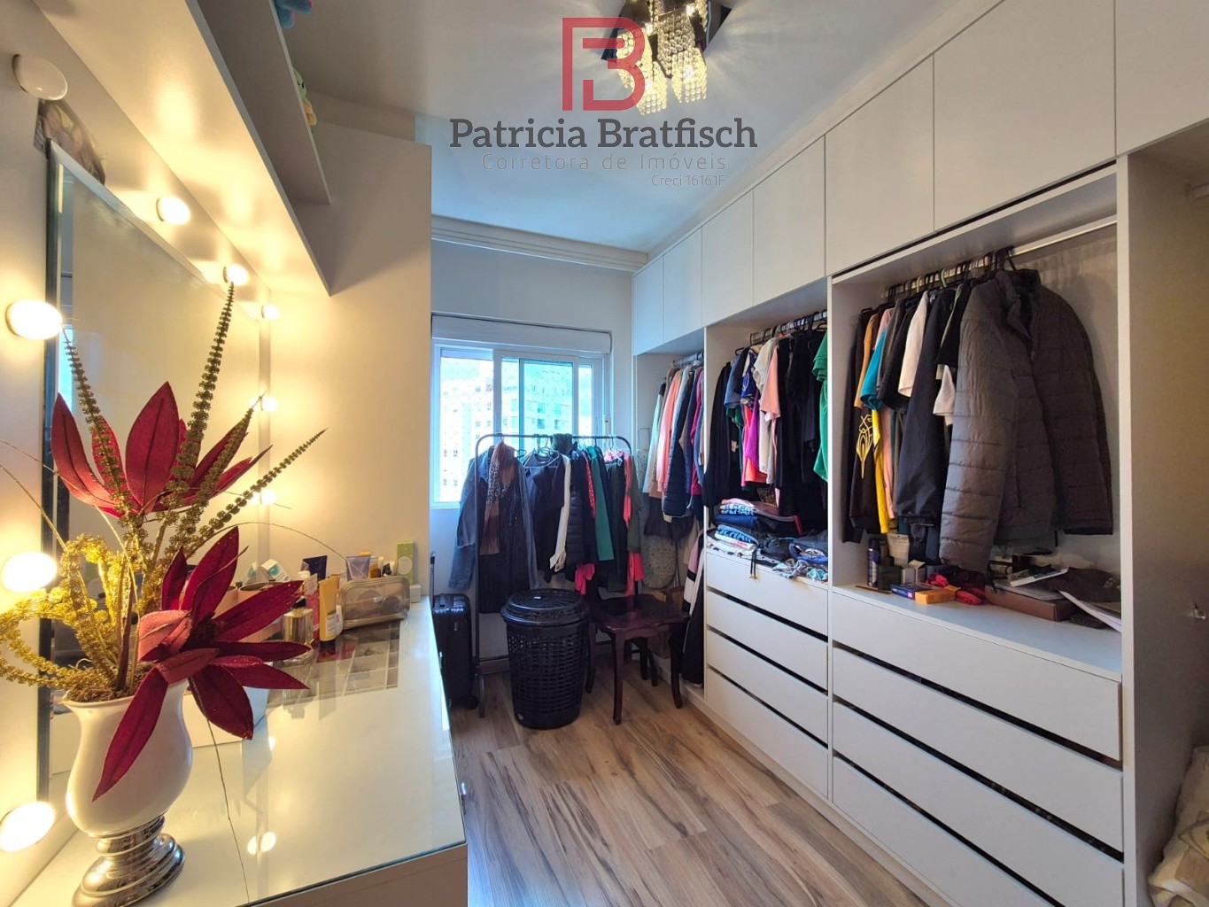 Dormitório solteiro/closet
