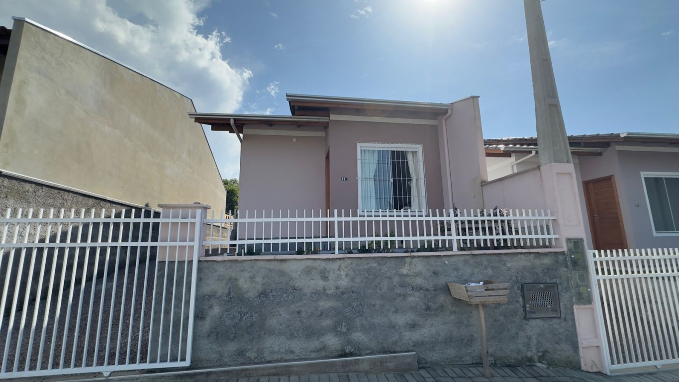 Casa 2 Dormitórios com Amplo Terreno | João Paulo II, Indaial — foto 2