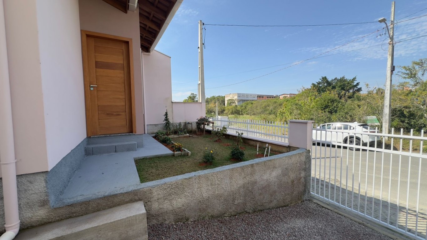 Casa 2 Dormitórios com Amplo Terreno | João Paulo II, Indaial - foto 1