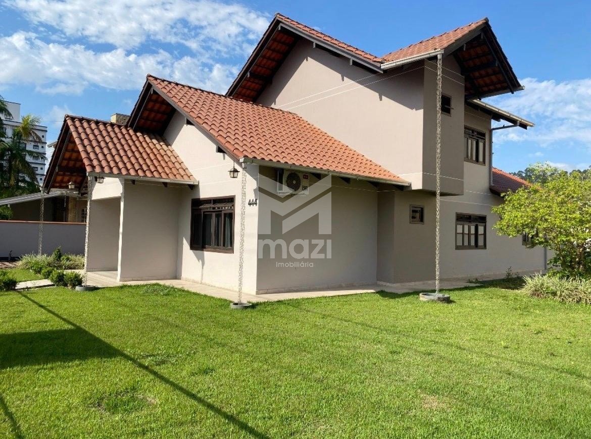 Excelente oportunidade, casa com 3 quartos e com 169,00 m na Avenida Pioneiros. — foto 2