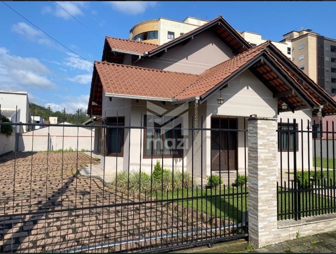 Excelente oportunidade, casa com 3 quartos e com 169,00 m na Avenida Pioneiros. - foto 1