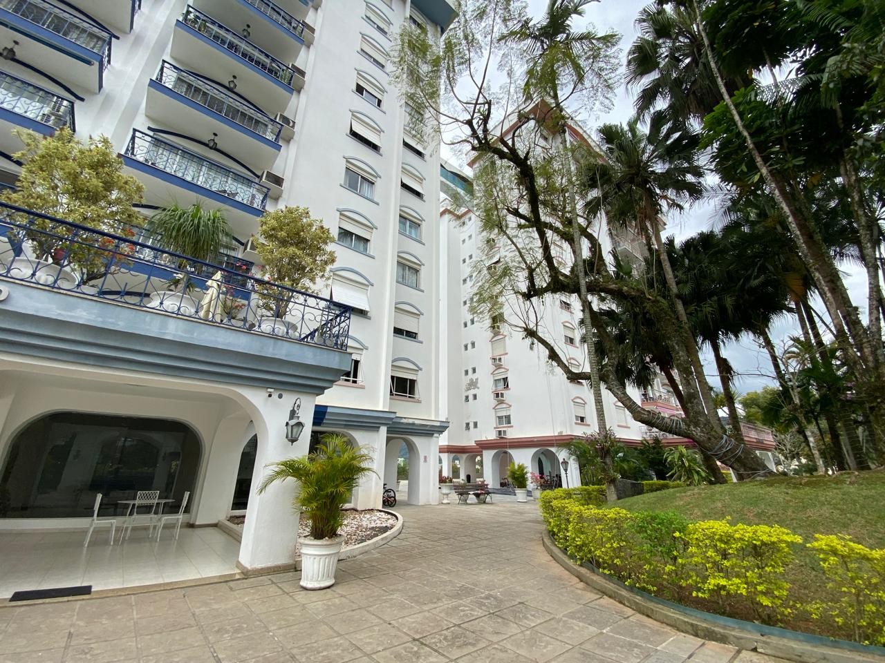 Aparamento todo reformado no bairro Garcia - duas suites - R$: 390.000,00 - foto 1